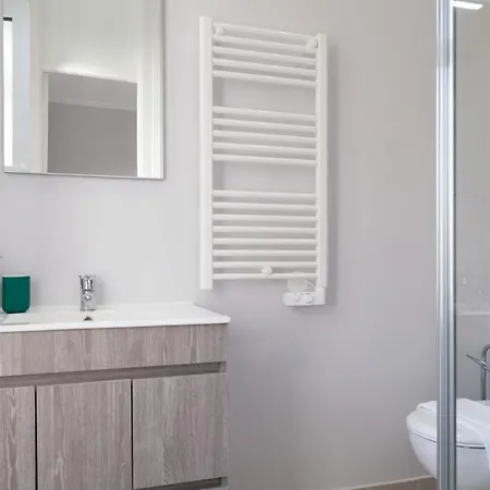 Flh Almirante Reis Spacious Flat דירה *