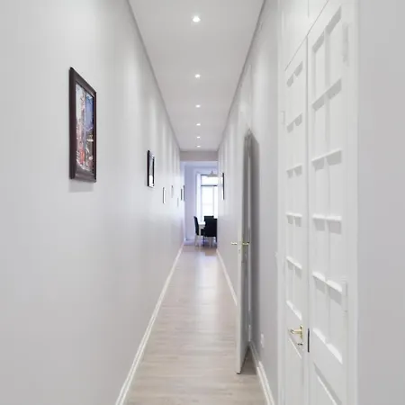 Flh Almirante Reis Spacious Flat דירה